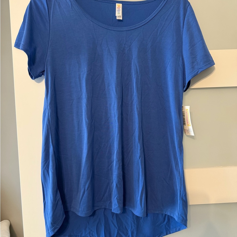 LuLaRoe Blue Classic Tee Sz L - NWT.